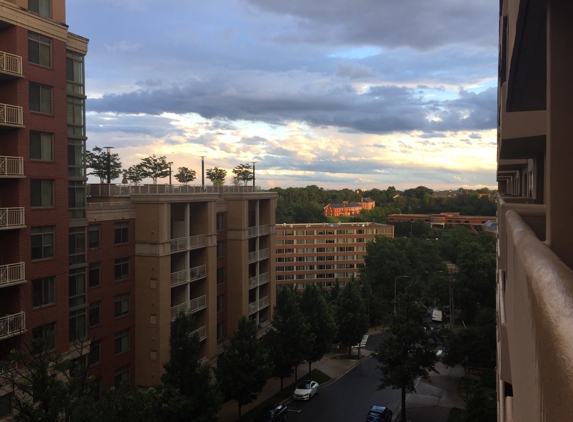 Woodbury Heights Condominiums - Arlington, VA