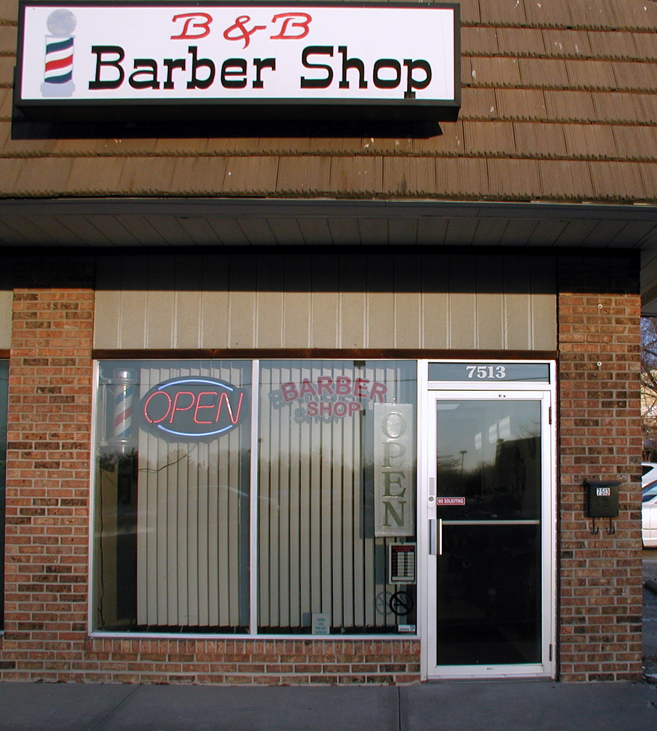 B & B Barber Shop - Kansas City, MO 64118