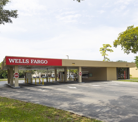 Wells Fargo Drive-Up Bank - West Palm Beach, FL