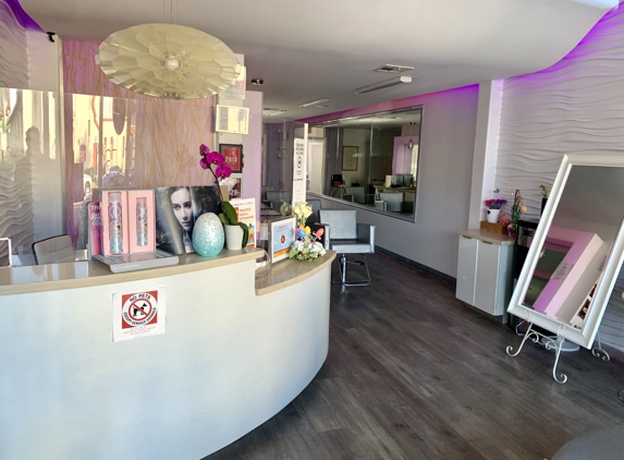 Naturale Beauty Parlor & Salon - La Jolla, CA. Spring 2022