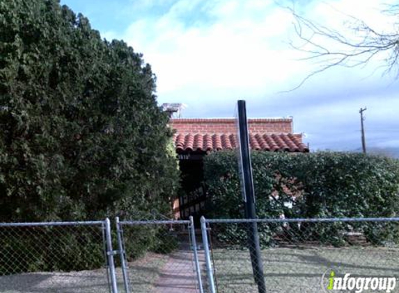 University Arms Apartments - Tucson, AZ