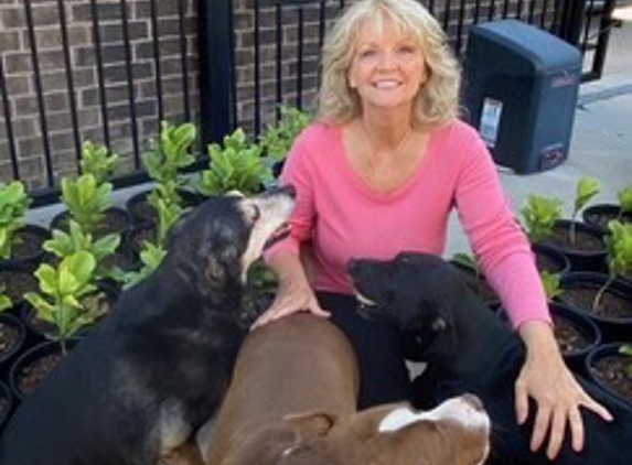 Top Dog Pet Sitting And Dog Walking Services - Benbrook, TX. Deanna recently retired from the telecommunications industry after 25 years. She is married and has four rescue pups of her own.