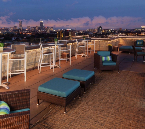 DoubleTree Suites by Hilton Hotel Boston-Cambridge - Boston, MA