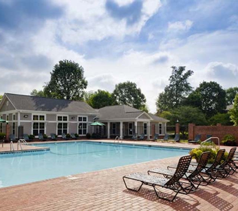 Strawberry Hill Apartments - Charlotte, NC