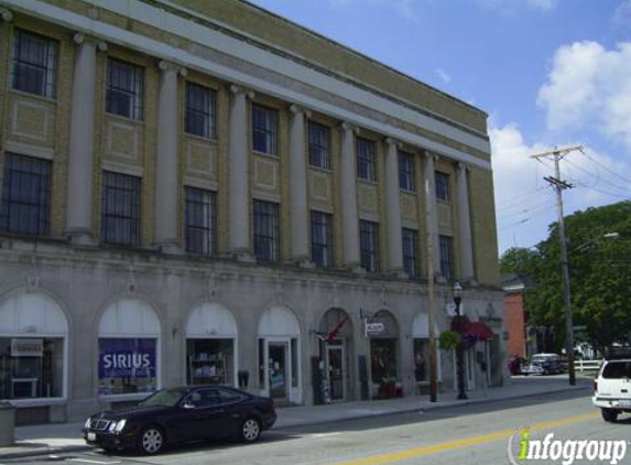 Off Main Antiques - Chagrin Falls, OH