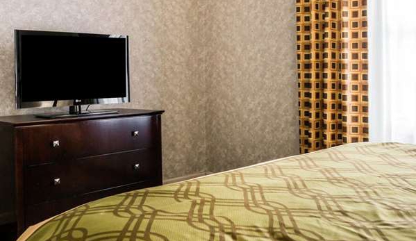 Econo Lodge & Suites - Grand Rapids, MI