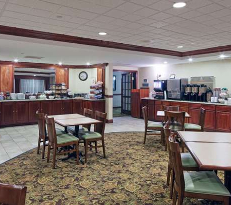 Country Inns & Suites - Brookfield, WI