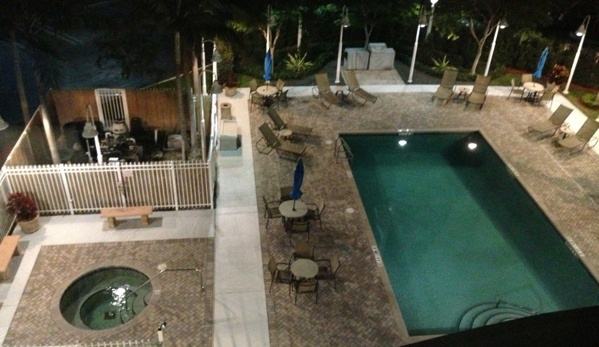 Holiday Inn Express & Suites Miami-Kendall - Miami, FL