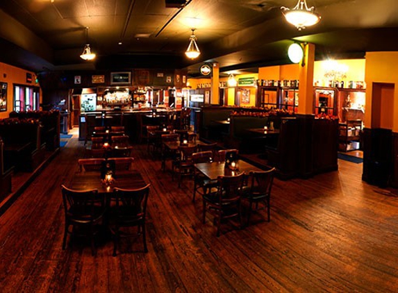 Wilde Rover Irish Pub & Restaurant - Kirkland, WA. Inside