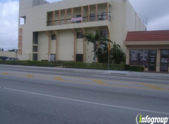 La Plaza Supermarket - Miami, FL