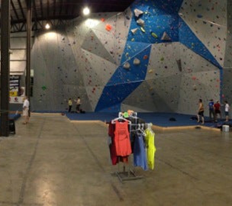 Hoosier Heights Indoor Climbing Of Indianapolis - Carmel, IN