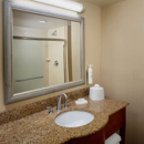 Hampton Inn & Suites Mystic - Hotels