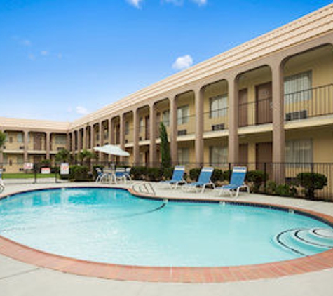 Days Inn - Irving, TX