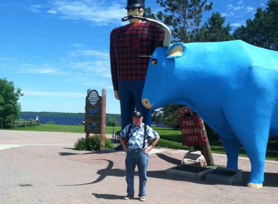 Paul Bunyan and Babe the Blue Ox - Bemidji, MN