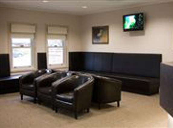 Bestst.dental - Wagga Wagga, NSW. Patient's lounge