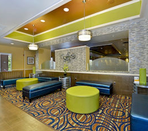 Comfort Inn & Suites Near Universal Orlando Resort-Convention Ctr. - Orlando, FL