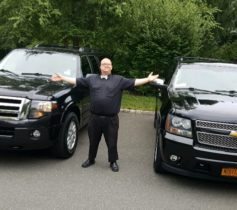 Aaron Limousines Ltd - Wantagh, NY. Get a ride in minutes with a taxi near me on Long Island