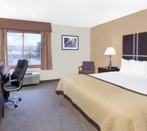 Baymont Inn & Suites - Green Bay, WI