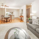 River Oaks Apartments & Townhomes