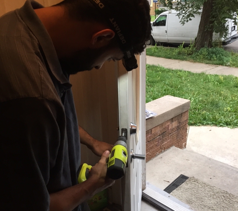 24/7 Lightning Locksmith Chicago - Chicago, IL. Locksmith Chicago