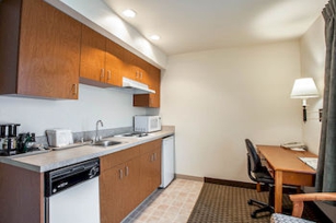 Quality Inn & Suites Federal Way - Seattle