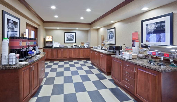 Hampton Inn & Suites Toledo-Perrysburg - Rossford, OH