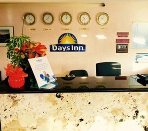 Days Inn by Wyndham Anaheim Near the Park - Anaheim, CA