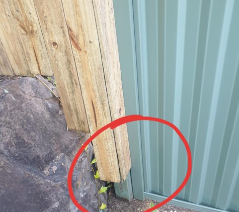 Pharlap fencing - Upper Coomera, QLD. Lovely finish... not!