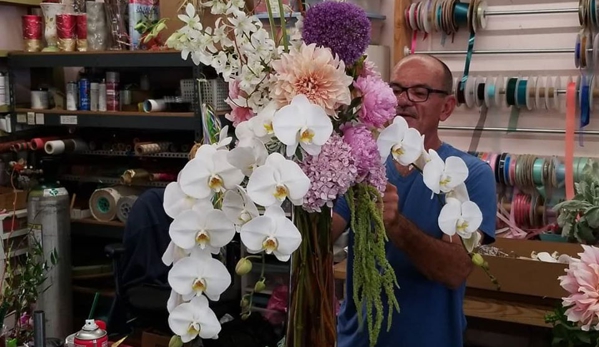 Tri City Florists & Weddings - Vista, CA