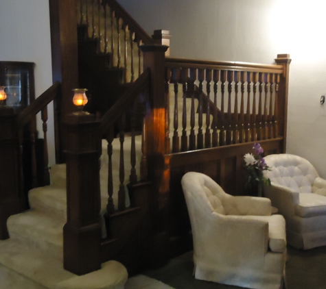 Fox Castle Bed and Breakfast - Connellsville, PA