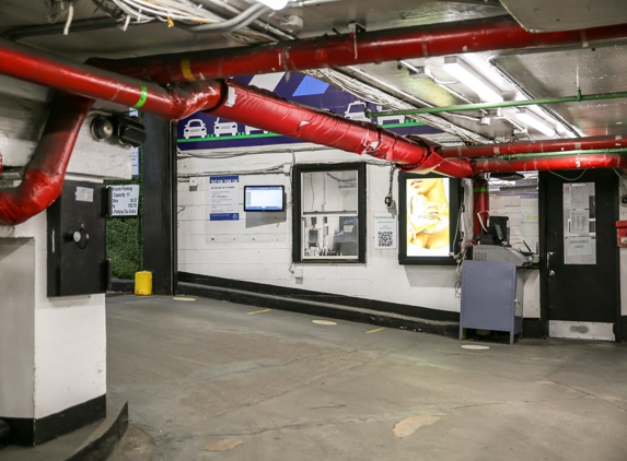 Centerpark East 47th Street Garage - New York, NY