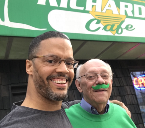 Poor Richard's Cafe - Kalamazoo, MI. Saint Patrick’s Day 2018 with Mr. Poor Richard 
Really great guy!