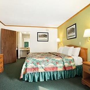 Days Inn by Wyndham Wichita West Near Airport - Wichita, KS