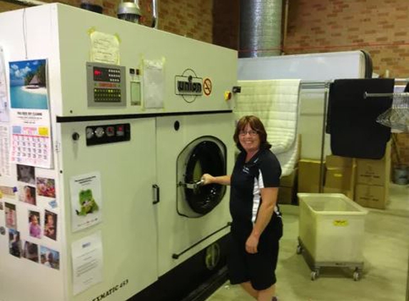 Paul Bros Dry Cleaners - Merewether, NSW