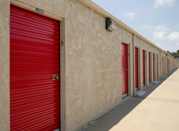 Security Public Storage - Chula Vista, CA. Accessible ground floor units