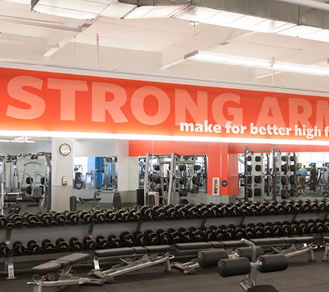 Blink Fitness - Woodside, NY