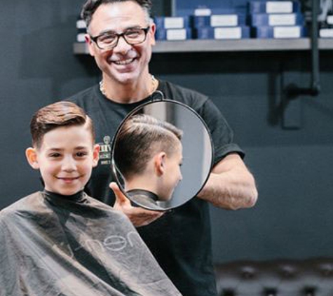 Davilia Mens Hairstylists