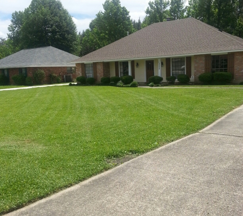 Servicare Lawn Maintenance - Livingston, LA