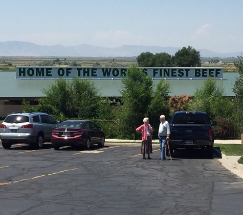 Maddox Ranch House - Brigham City, UT. OMG a cow barn right behind the restaurant. This made me feel really bad!