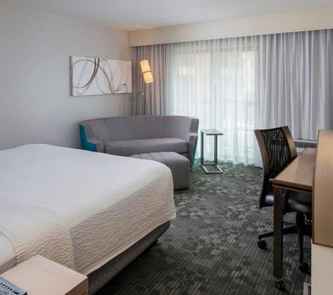 Courtyard by Marriott - Daytona Beach, FL