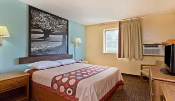 Super 8 by Wyndham Lexington Park/California Area - California, MD