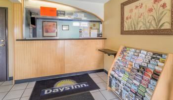 Days Inn by Wyndham San Bernardino - San Bernardino, CA