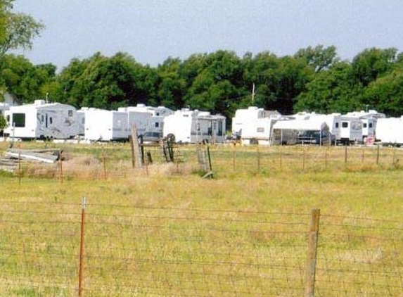 K & P RV Park - Dacoma, OK