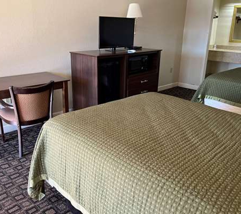 Days Inn & Suites by Wyndham Brewton - Brewton, AL