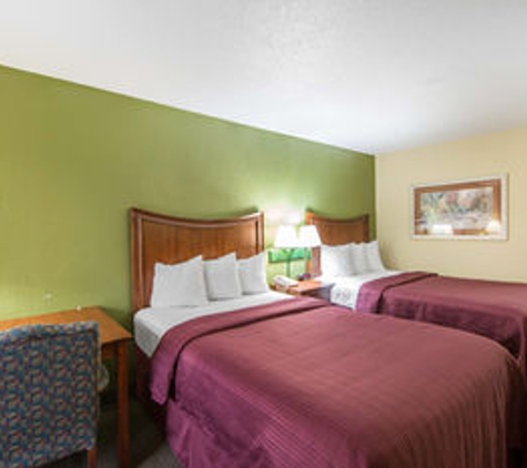 Quality Inn Merchants Drive - Knoxville, TN