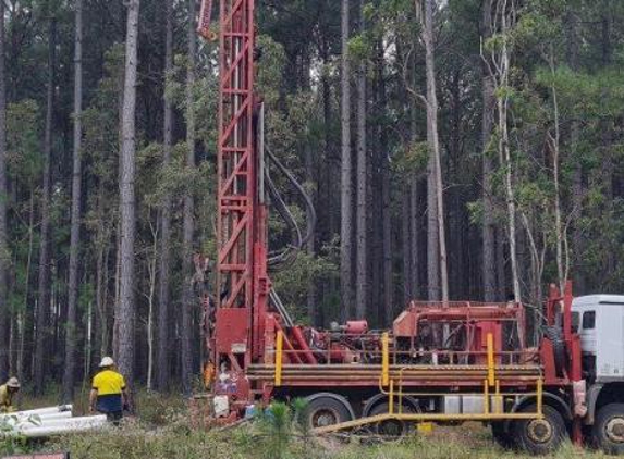 Grid Drilling Pty Ltd - Bucca, QLD. Preparing the casing after drilling a successful water bore.