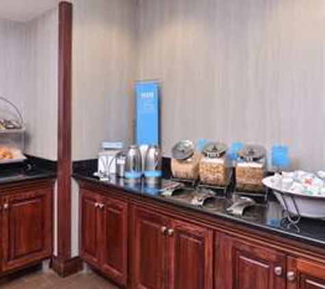 Hampton Inn & Suites Muncie - Muncie, IN