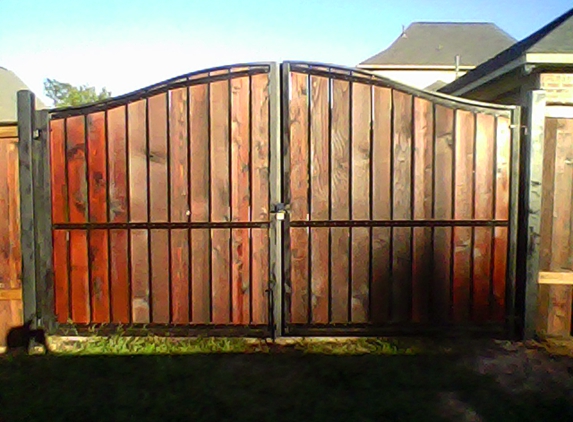 Heavenly Gates Fence Co. - Dallas, TX