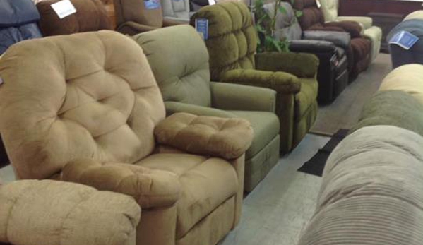 Wholesale Furniture Outlet - Streetsboro Flea Market - Streetsboro, OH