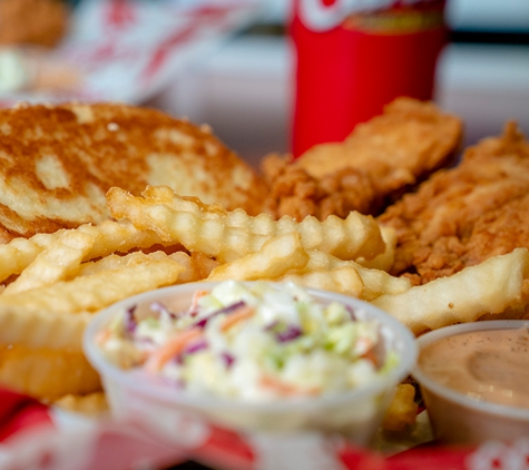 Raising Cane's Chicken Fingers - Fresno, CA